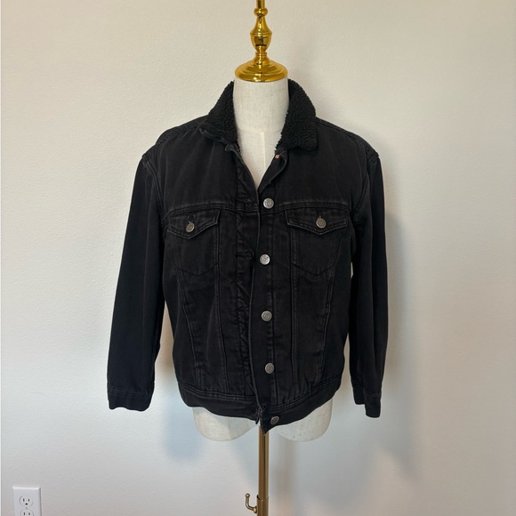 Old Navy Jackets & Blazers - Old Navy Black Jacket with Sherpa Lining